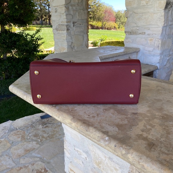 NWT Michael Kors LG EW Leather tote handbag - Picture 10 of 10